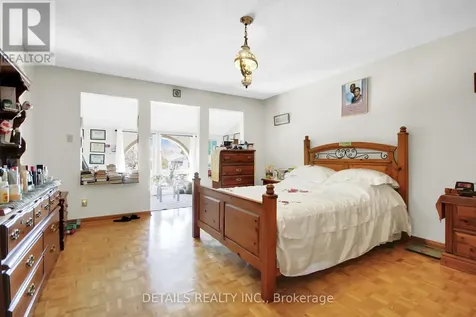 2876 Tresa Court Ottawa ON K1T 2H1
