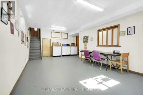 2876 Tresa Court Ottawa ON K1T 2H1
