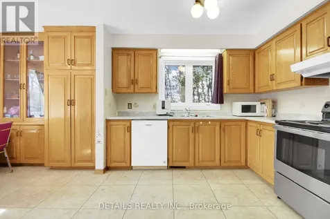 2876 Tresa Court Ottawa ON K1T 2H1