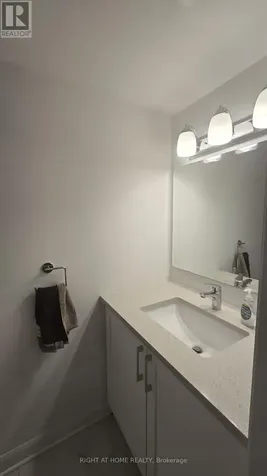 836 Dynasty Street West Ottawa ON K4A 4T7