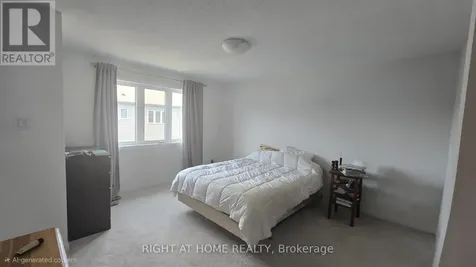 836 Dynasty Street West Ottawa ON K4A 4T7