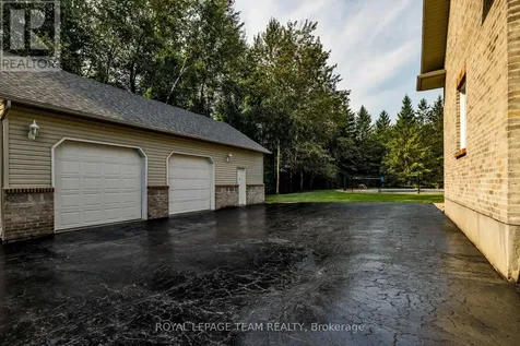 6196 Deermeadow Drive Ottawa ON K4P 1M9