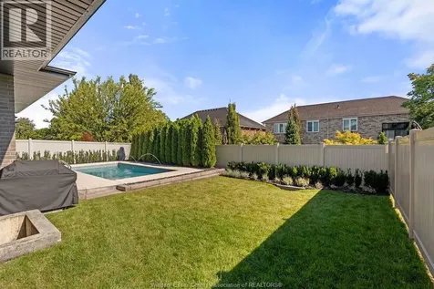 258 Xavier Circle Lakeshore ON N8N 0J3
