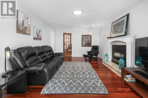 7039 Quinnfield Way Ottawa ON K4P 1B7