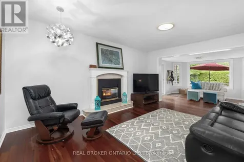 7039 Quinnfield Way Ottawa ON K4P 1B7