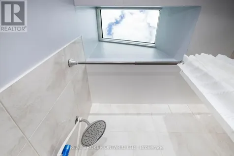 7039 Quinnfield Way Ottawa ON K4P 1B7