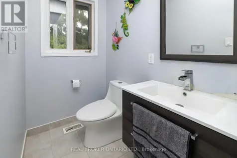 7039 Quinnfield Way Ottawa ON K4P 1B7