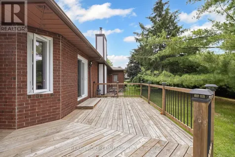7039 Quinnfield Way Ottawa ON K4P 1B7
