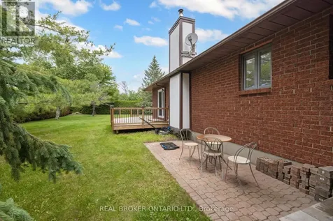 7039 Quinnfield Way Ottawa ON K4P 1B7