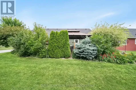1 Bay Moorings Boulevard Penetanguishene ON L9M 1E7