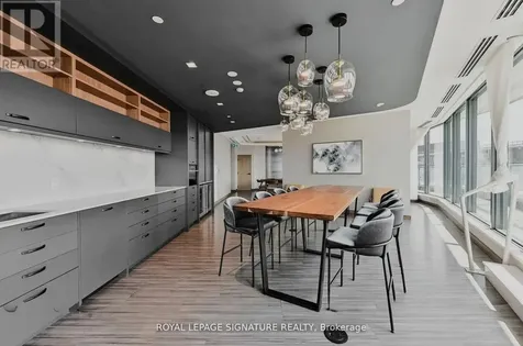 120 Eagle Rock Way Vaughan ON L6A 5C2