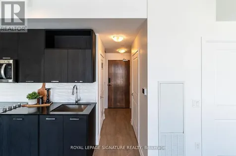 120 Eagle Rock Way Vaughan ON L6A 5C2