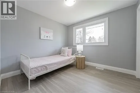 34 Bradley Drive Kitchener ON N2A 1K4