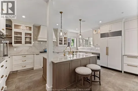 261 Ruggaber Drive Lakeshore ON N8N 4N8