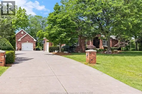 261 Ruggaber Drive Lakeshore ON N8N 4N8