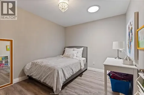 261 Ruggaber Drive Lakeshore ON N8N 4N8