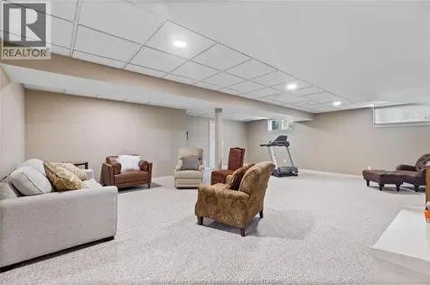 261 Ruggaber Drive Lakeshore ON N8N 4N8