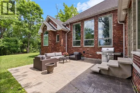 261 Ruggaber Drive Lakeshore ON N8N 4N8