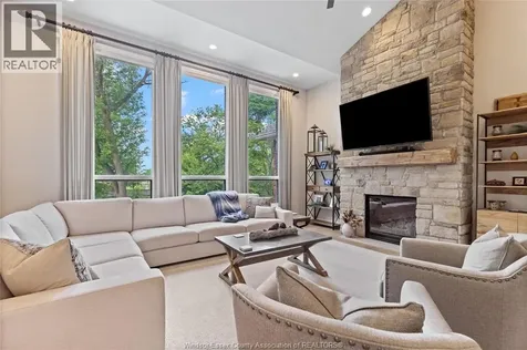 261 Ruggaber Drive Lakeshore ON N8N 4N8