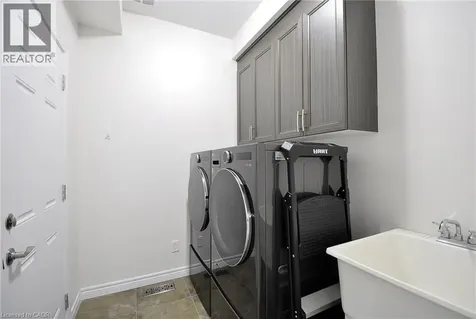 133 Grandville Circle Paris ON N3L 0A7