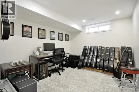 133 Grandville Circle Paris ON N3L 0A7