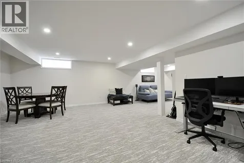 133 Grandville Circle Paris ON N3L 0A7