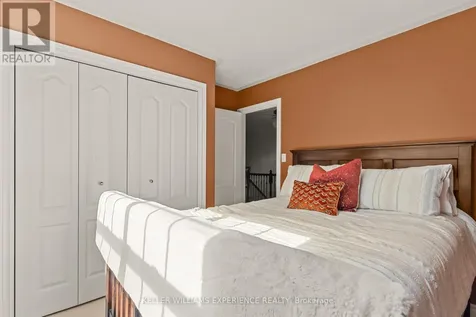 4254 Forest Wood Drive Severn ON L3V 6H3