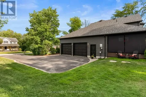 4254 Forest Wood Drive Severn ON L3V 6H3