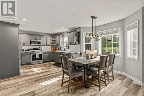 4254 Forest Wood Drive Severn ON L3V 6H3
