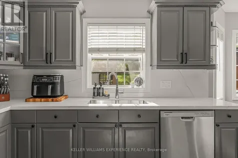 4254 Forest Wood Drive Severn ON L3V 6H3