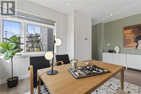 35 Midhurst Heights Hamilton ON L8J 0K9