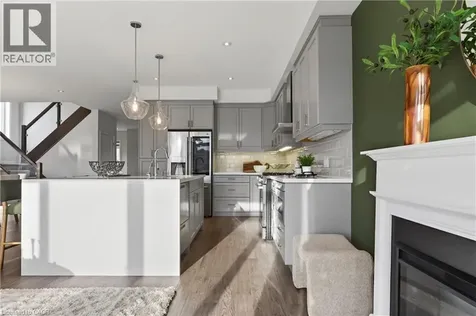 35 Midhurst Heights Hamilton ON L8J 0K9