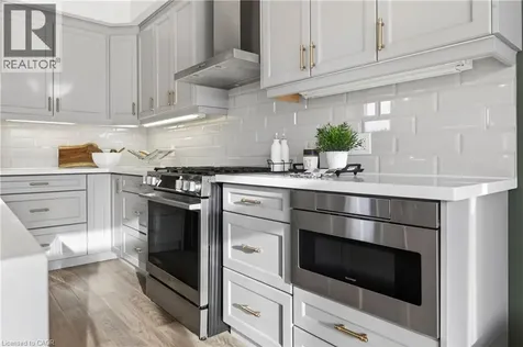 35 Midhurst Heights Hamilton ON L8J 0K9