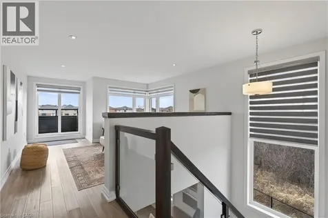 35 Midhurst Heights Hamilton ON L8J 0K9