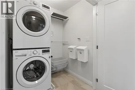 35 Midhurst Heights Hamilton ON L8J 0K9