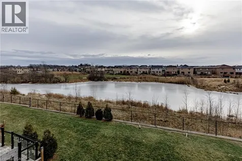 35 Midhurst Heights Hamilton ON L8J 0K9