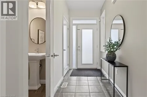 35 Midhurst Heights Hamilton ON L8J 0K9