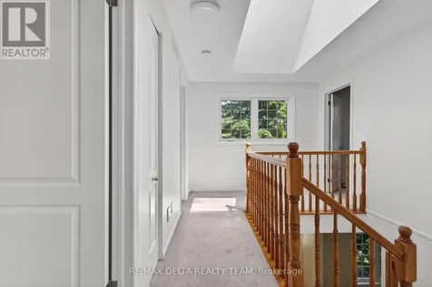 664 Thicket Way Ottawa ON K4A 3B1
