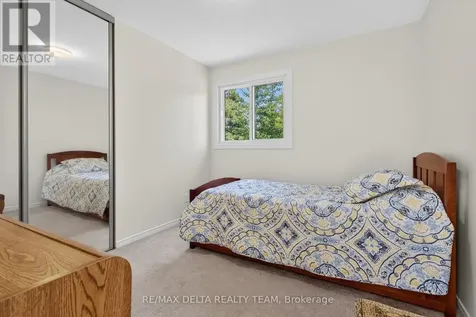 664 Thicket Way Ottawa ON K4A 3B1