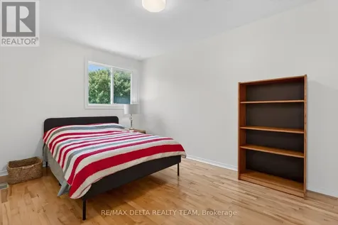 664 Thicket Way Ottawa ON K4A 3B1