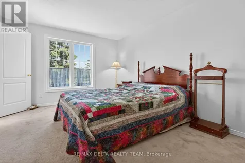 664 Thicket Way Ottawa ON K4A 3B1