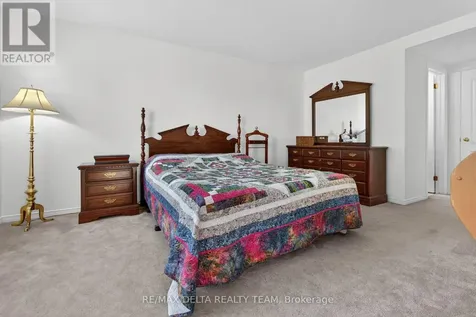 664 Thicket Way Ottawa ON K4A 3B1