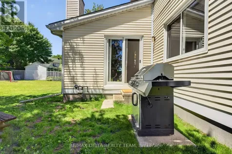 664 Thicket Way Ottawa ON K4A 3B1