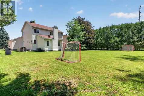 664 Thicket Way Ottawa ON K4A 3B1