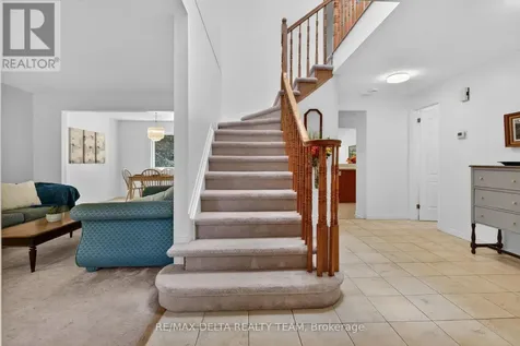664 Thicket Way Ottawa ON K4A 3B1