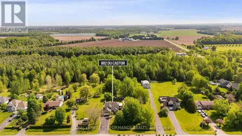882 Du Castor Road The Nation ON K0A 3C0