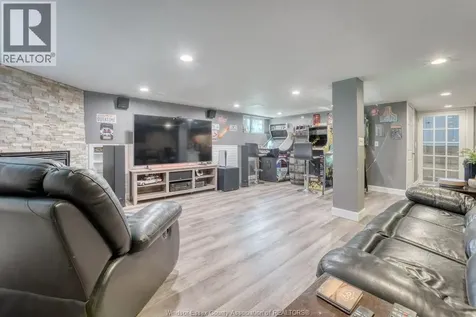 326 Centre Street Essex ON N8M 1R4