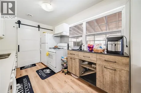 3567 King Street Windsor ON N9C 1P4