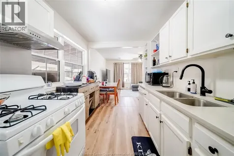 3567 King Street Windsor ON N9C 1P4