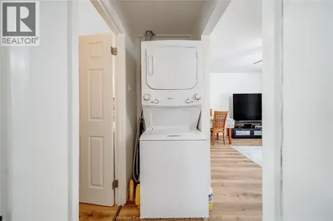 3567 King Street Windsor ON N9C 1P4